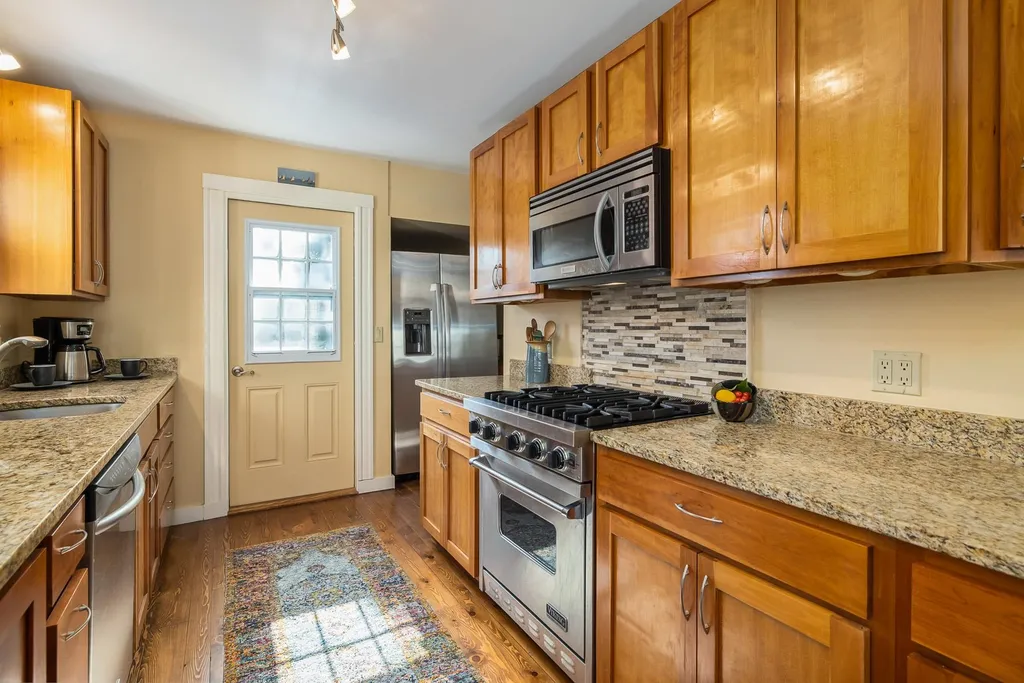 4 Robin Road Rye NH 03870