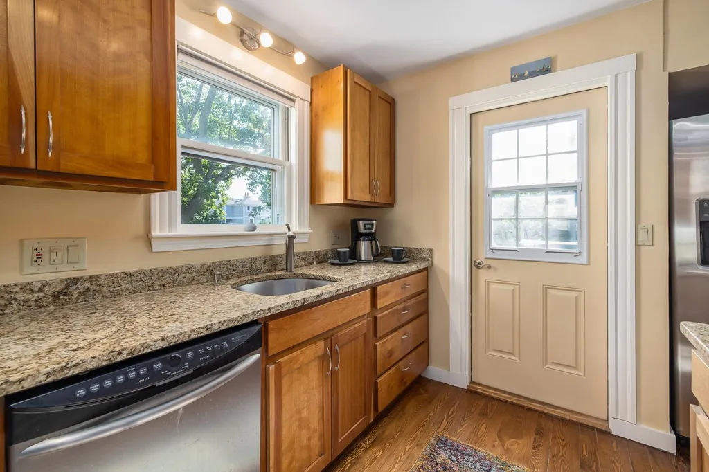 4 Robin Road Rye NH 03870