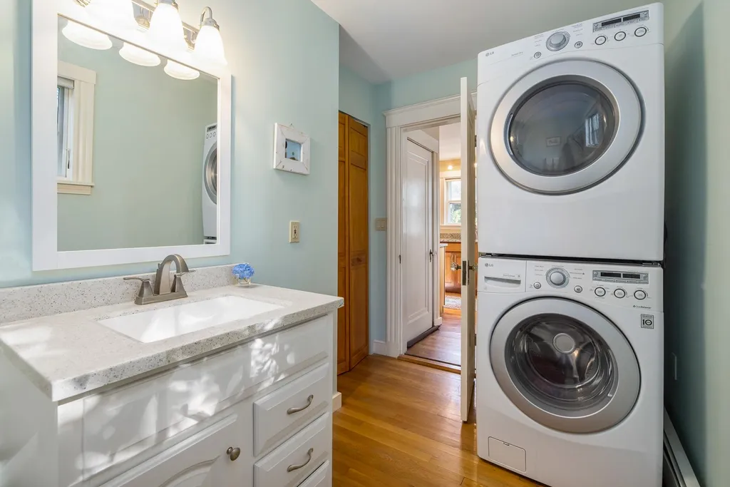 4 Robin Road Rye NH 03870