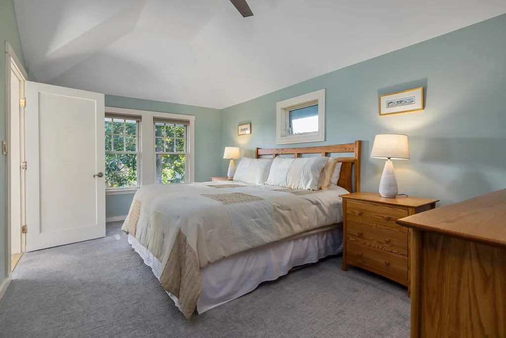 4 Robin Road Rye NH 03870