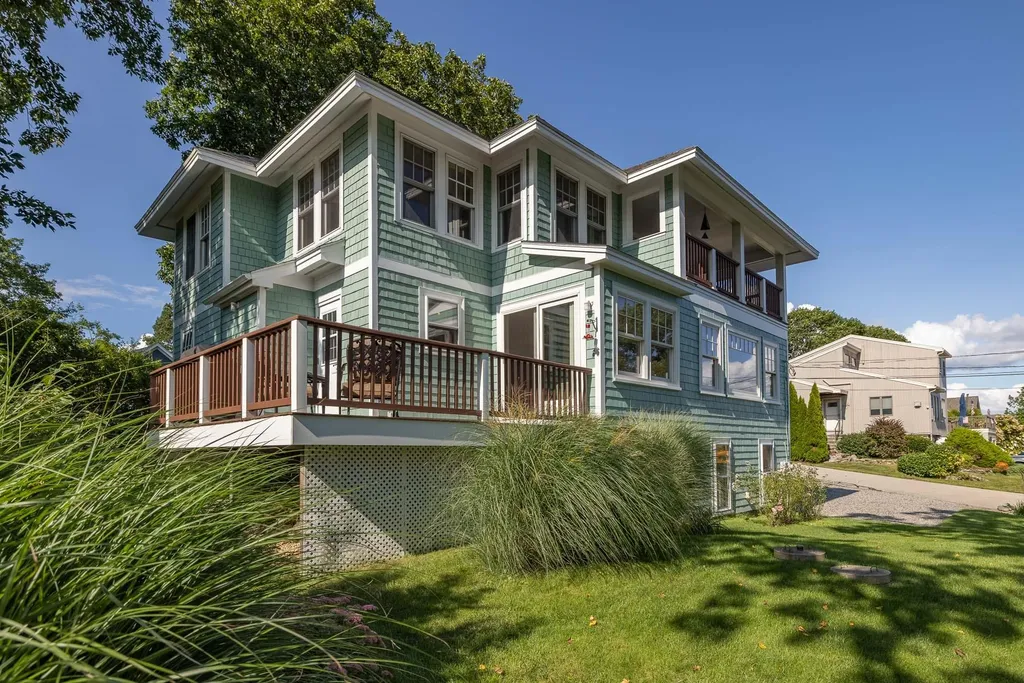 4 Robin Road Rye NH 03870