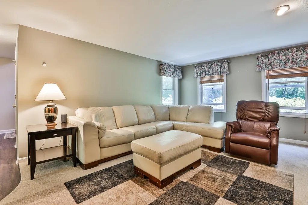 129 Cambridge Road Bedford NH 03110