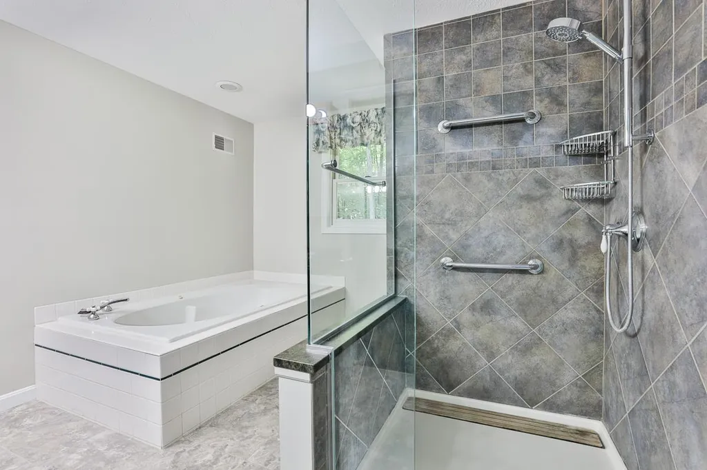 129 Cambridge Road Bedford NH 03110