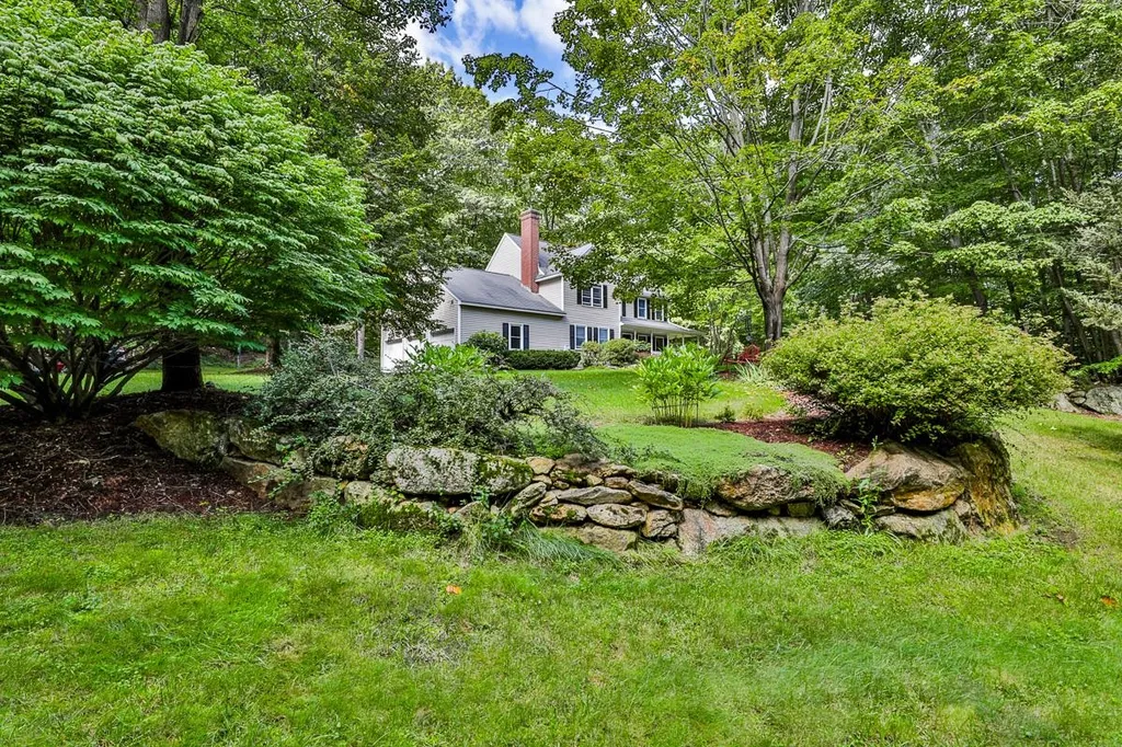129 Cambridge Road Bedford NH 03110