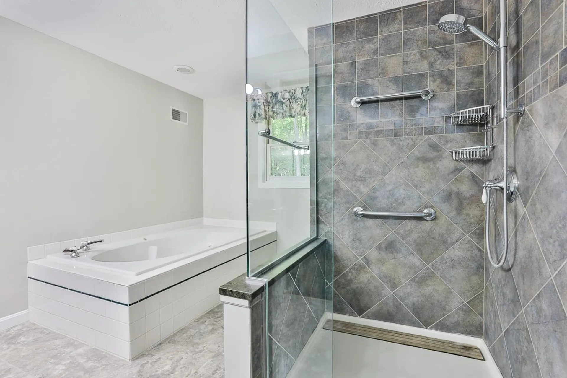 129 Cambridge Road Bedford NH 03110