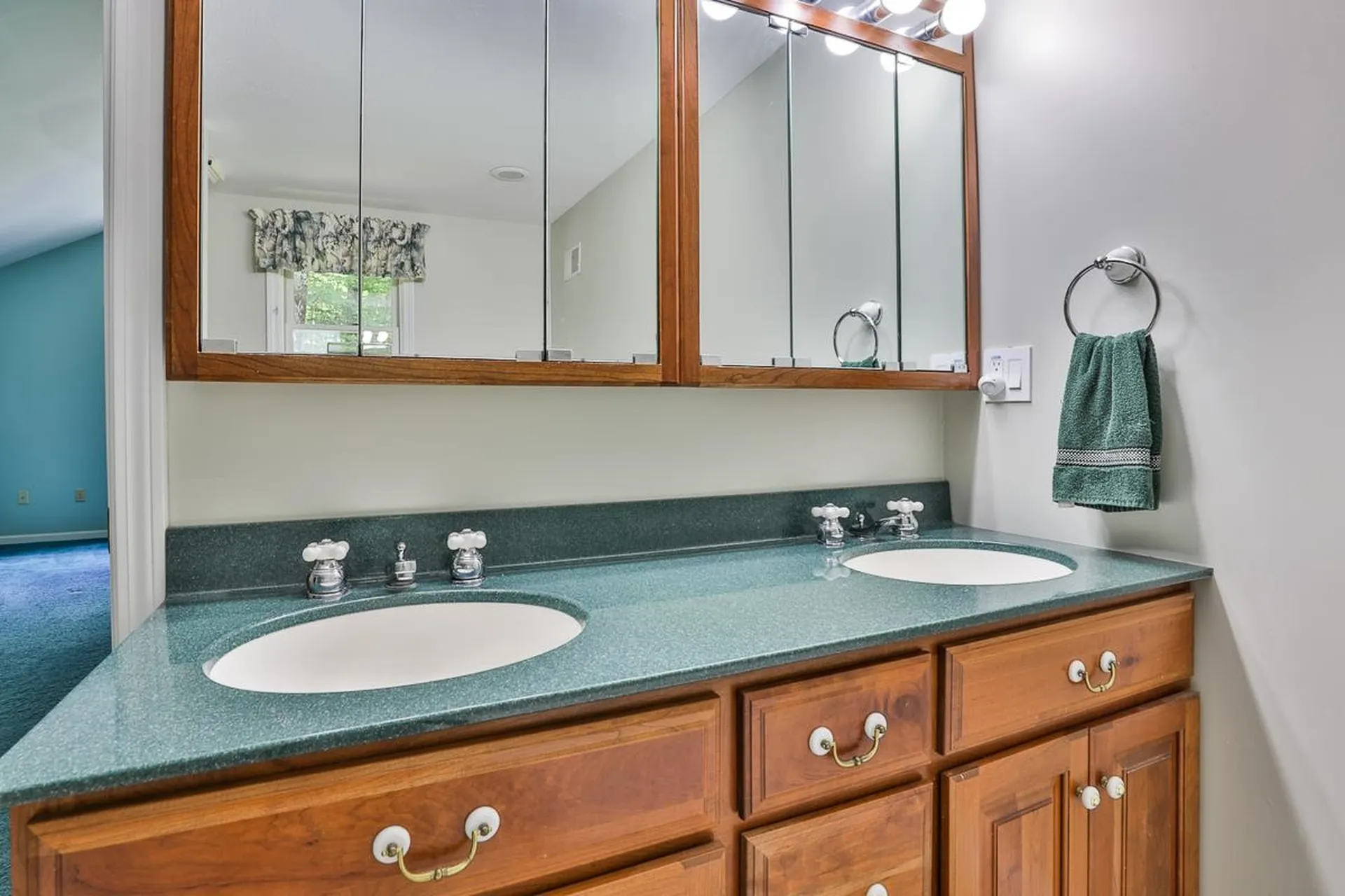 129 Cambridge Road Bedford NH 03110