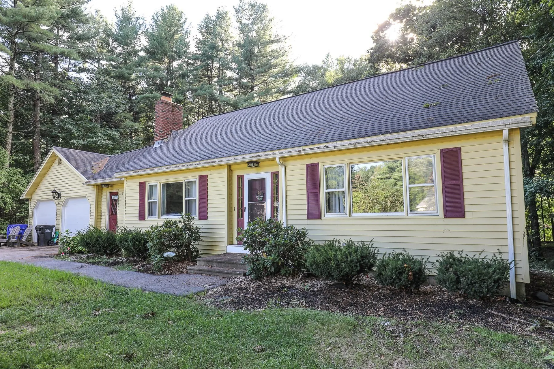 12 Holly Lane Hudson NH 03051