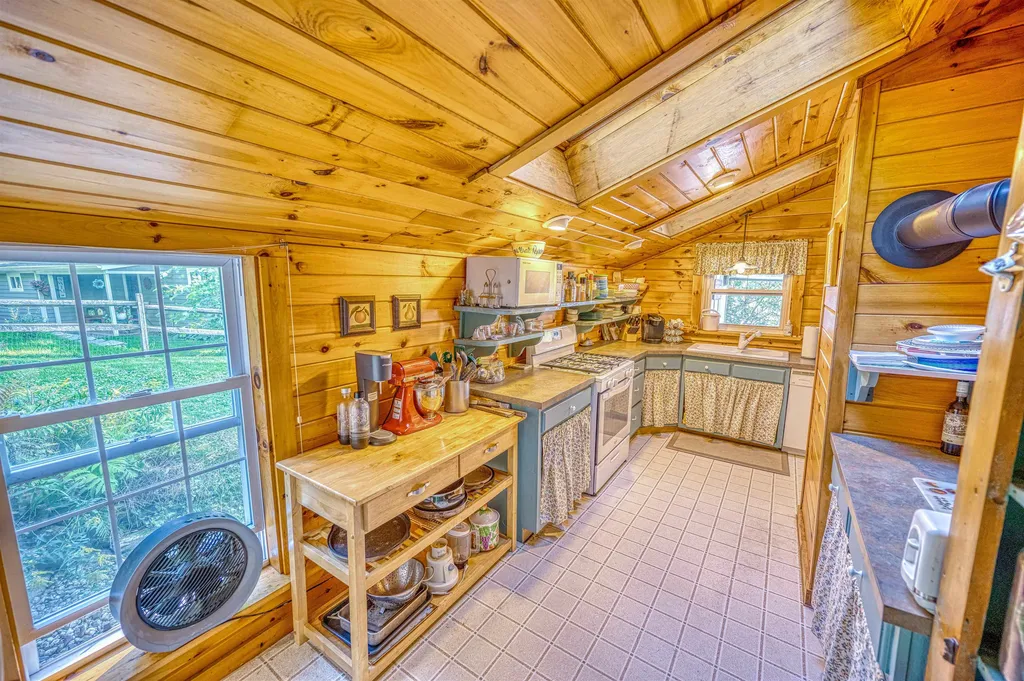 25 Dimick Road Hinesburg VT 05461