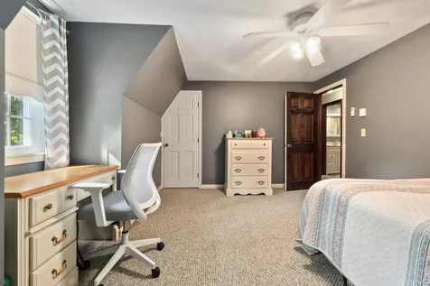 16 Londonderry Road Windham NH 03087