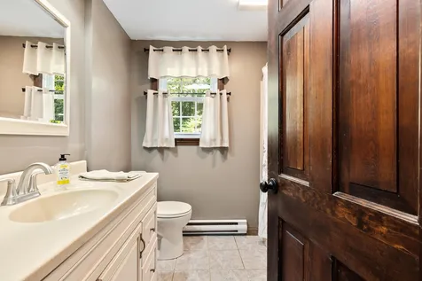 16 Londonderry Road Windham NH 03087