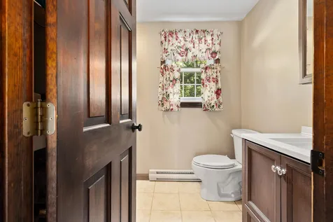 16 Londonderry Road Windham NH 03087