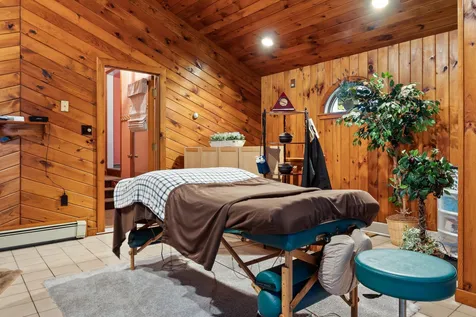 16 Londonderry Road Windham NH 03087