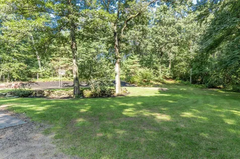 16 Londonderry Road Windham NH 03087