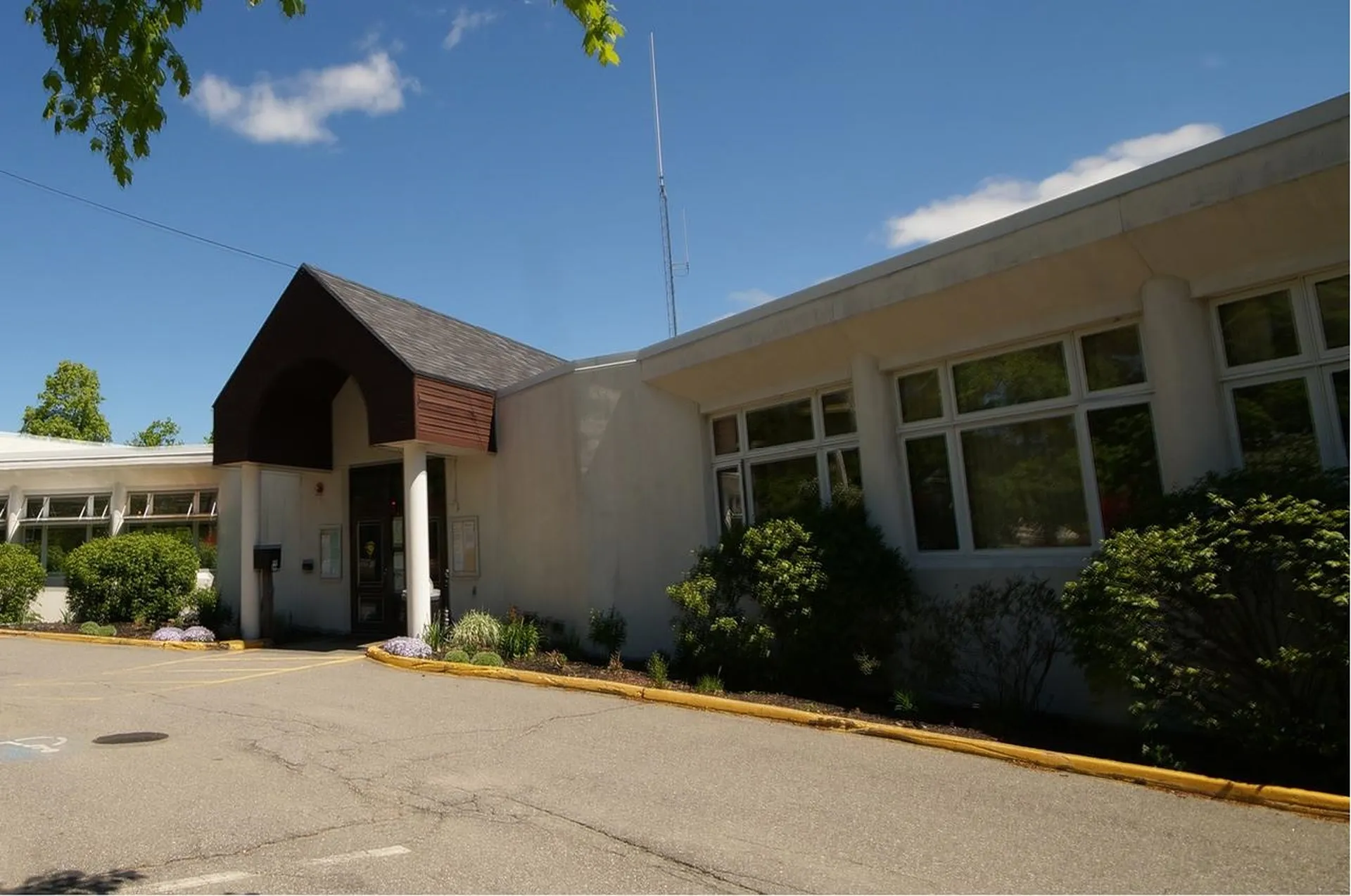 685 Candia Road Chester NH 03036
