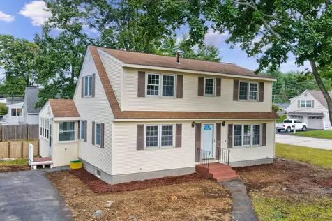6 Parkhurst Drive Nashua NH 03062