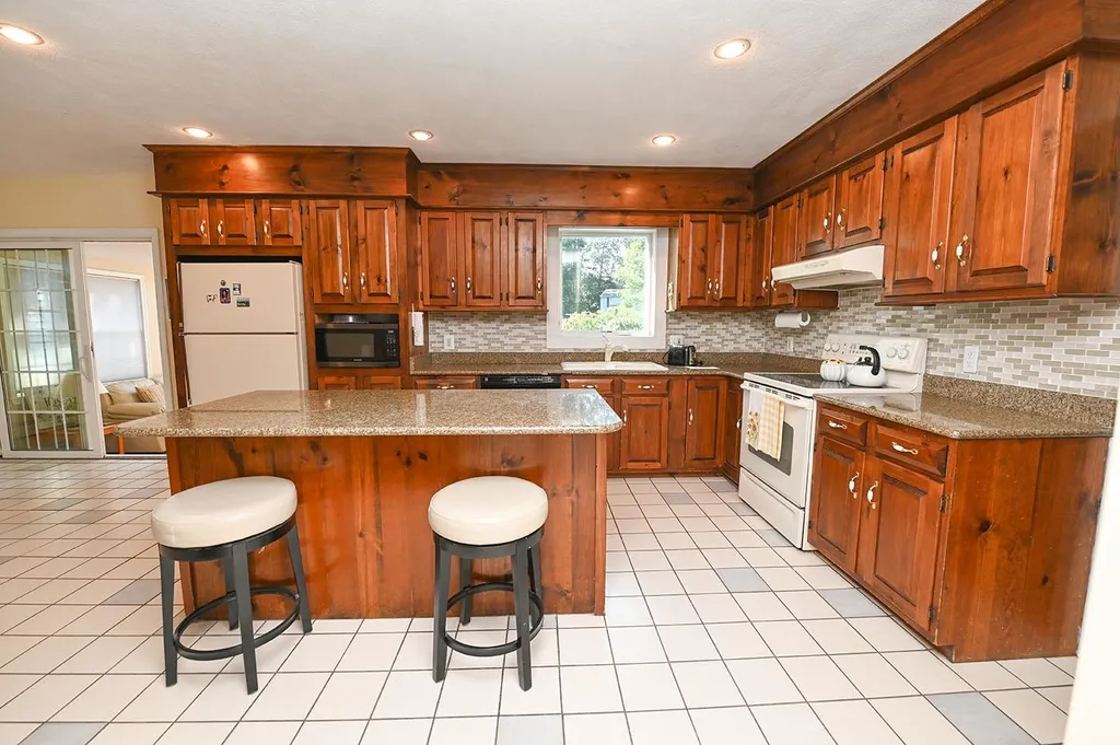 206 Oak Ridge Road Plaistow NH 03865
