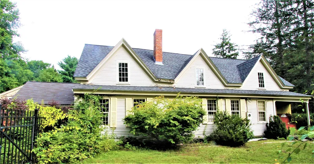 38 Church Street Kingston NH 03848
