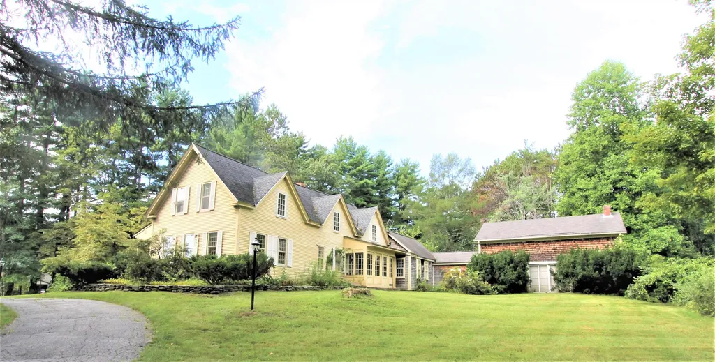 38 Church Street Kingston NH 03848