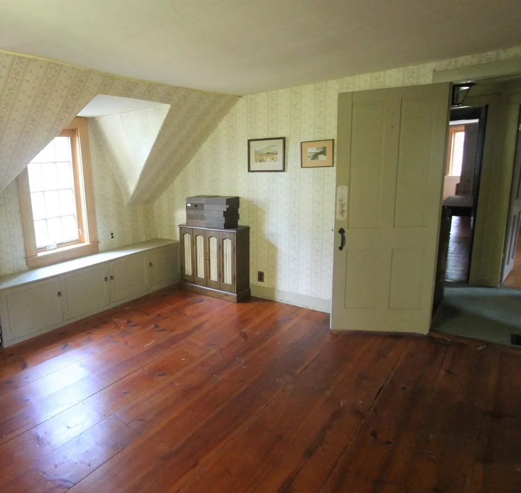 38 Church Street Kingston NH 03848