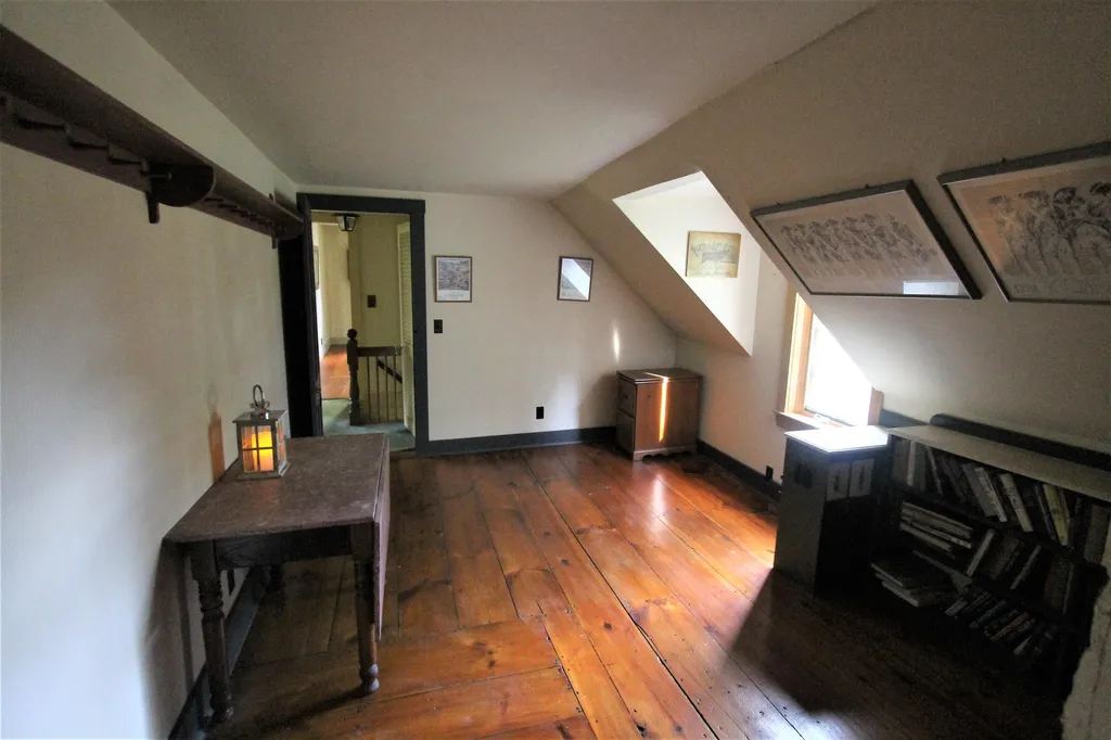38 Church Street Kingston NH 03848