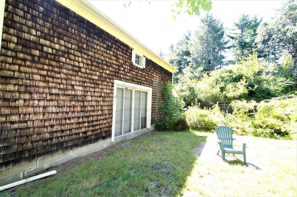 38 Church Street Kingston NH 03848