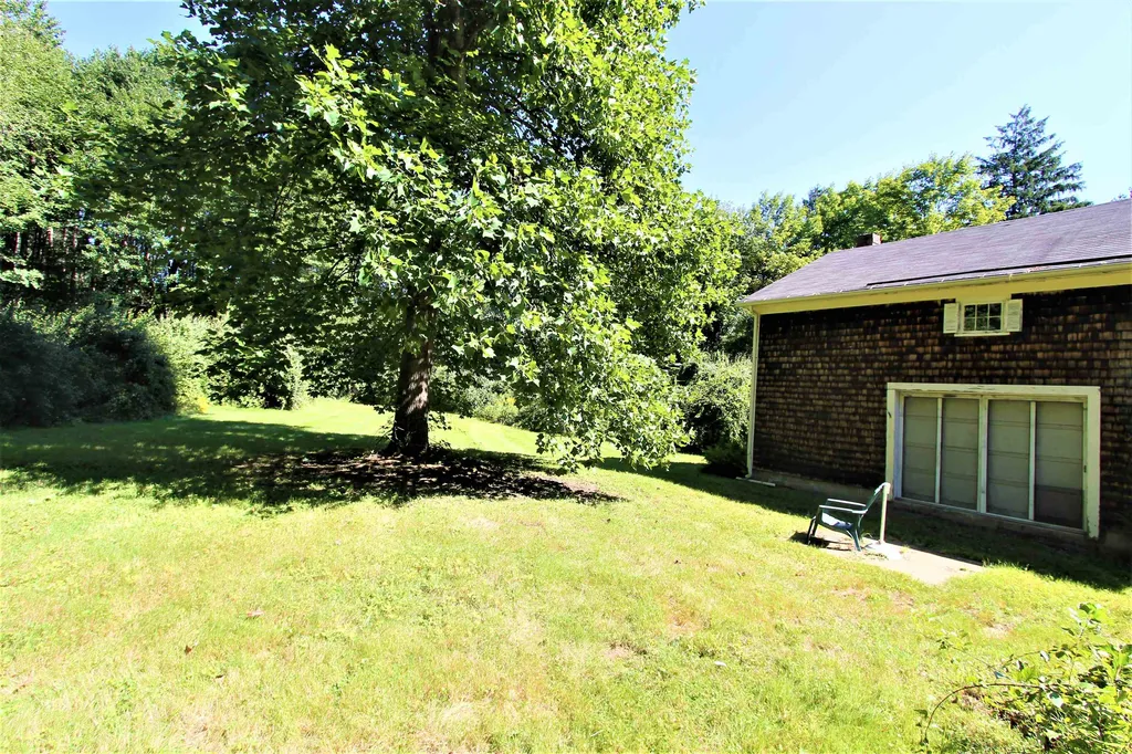 38 Church Street Kingston NH 03848