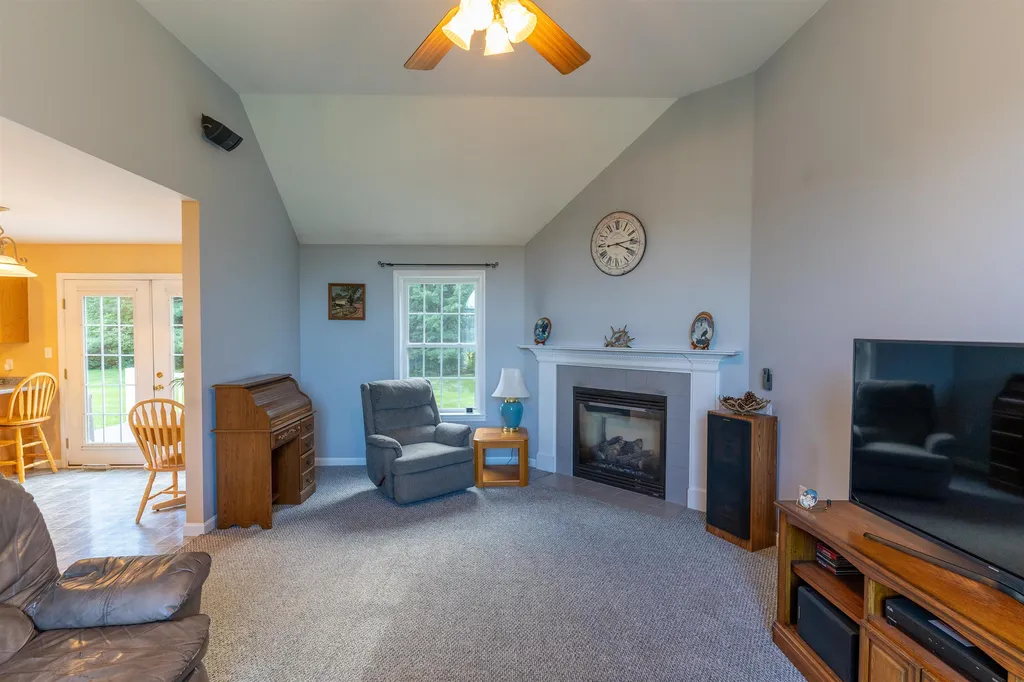 4 Fox Hollow Drive Newmarket NH 03857