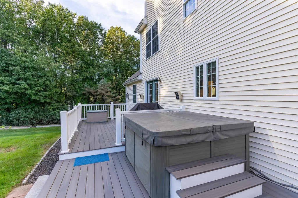 4 Fox Hollow Drive Newmarket NH 03857