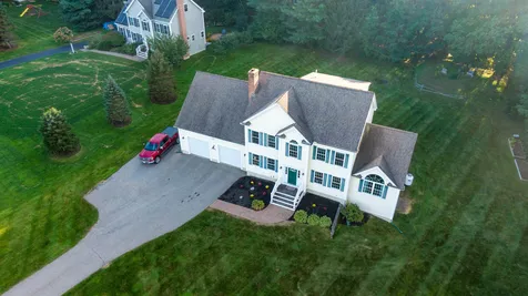 4 Fox Hollow Drive Newmarket NH 03857