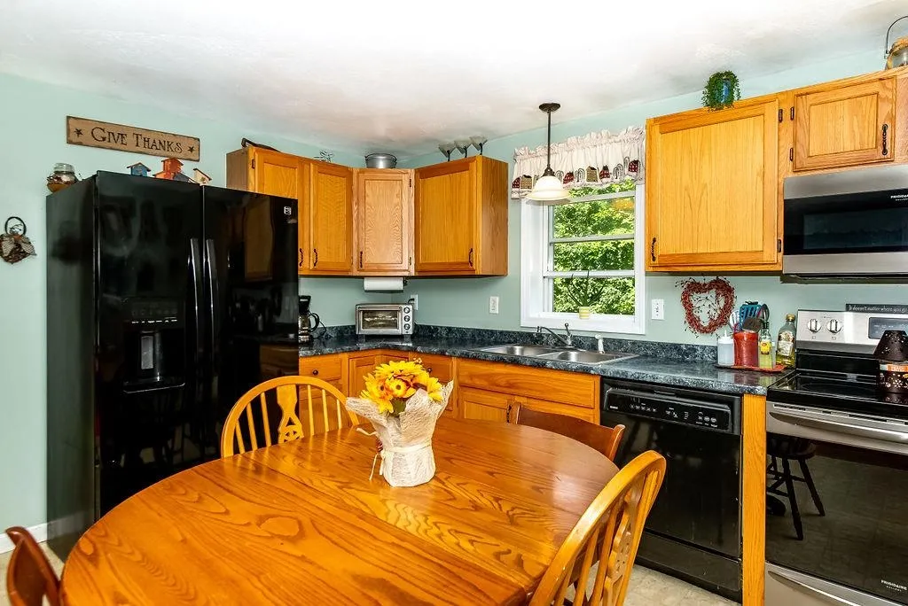 26 Old Pittsfield Road Northwood NH 03261