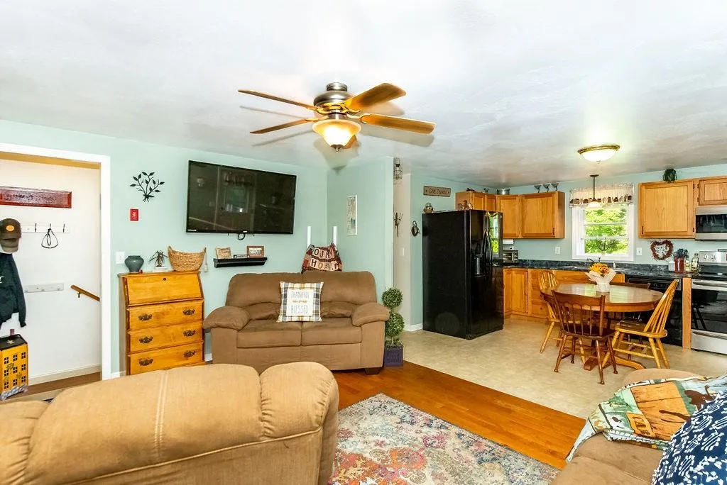 26 Old Pittsfield Road Northwood NH 03261
