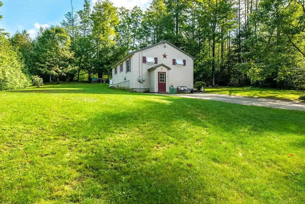 26 Old Pittsfield Road Northwood NH 03261
