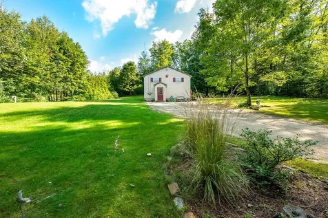 26 Old Pittsfield Road Northwood NH 03261