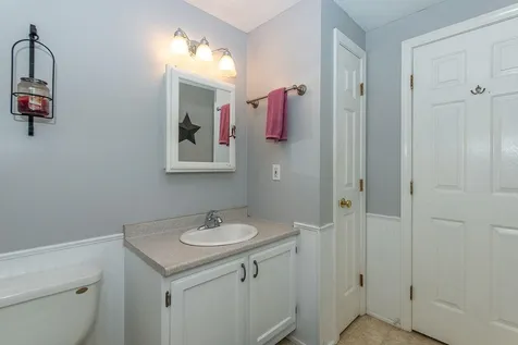 26 Old Pittsfield Road Northwood NH 03261