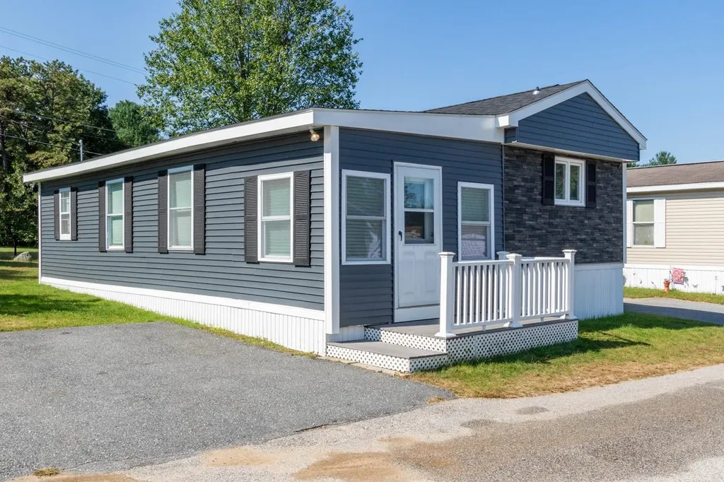 30 Kendall Pond Road Derry NH 03038