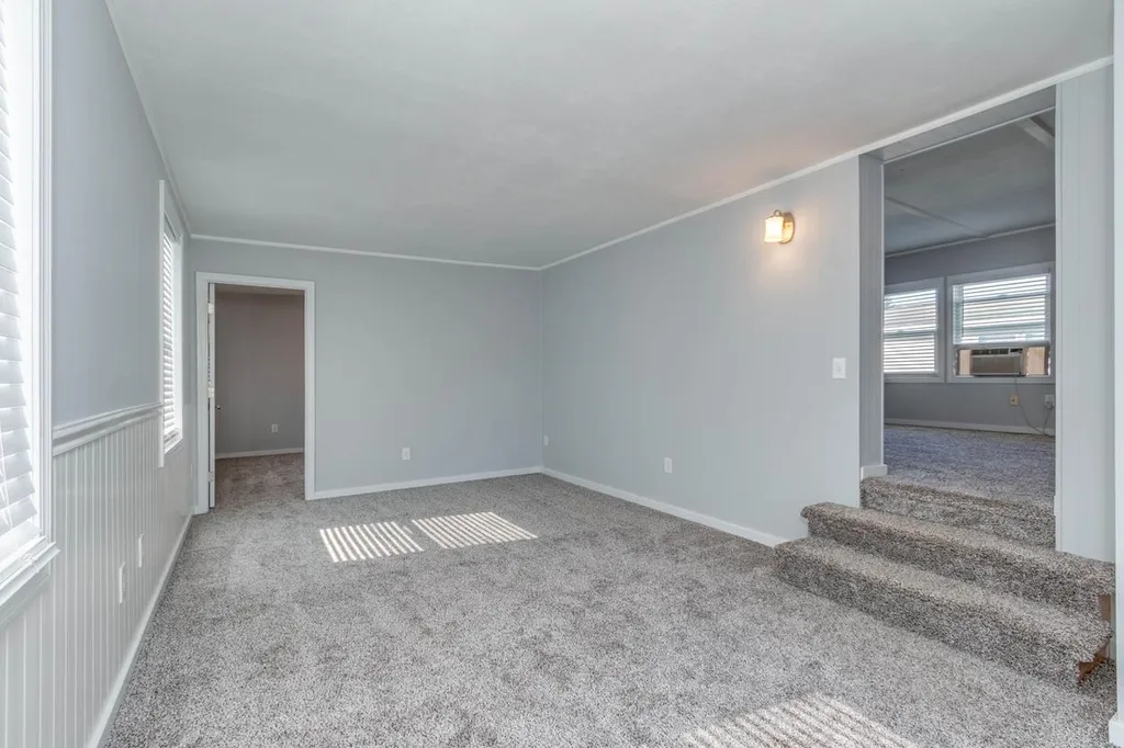 30 Kendall Pond Road Derry NH 03038