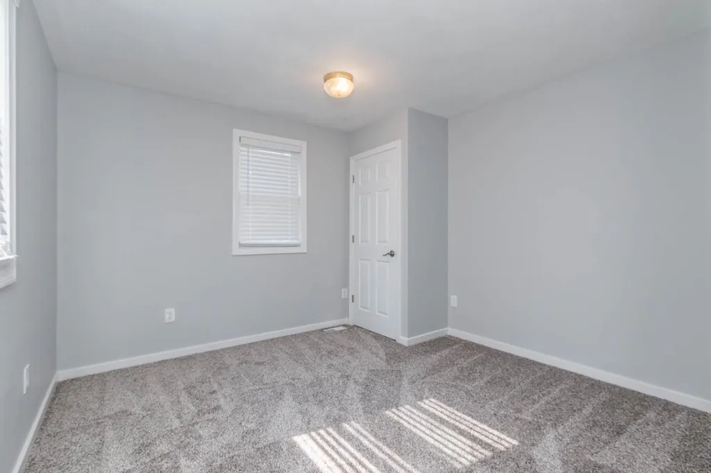 30 Kendall Pond Road Derry NH 03038