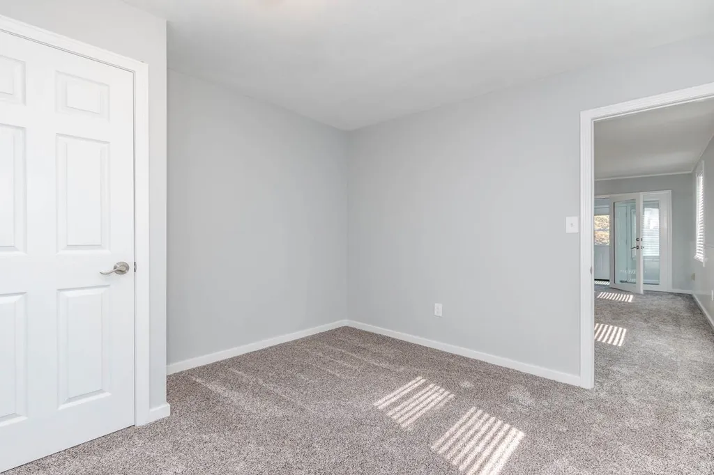 30 Kendall Pond Road Derry NH 03038