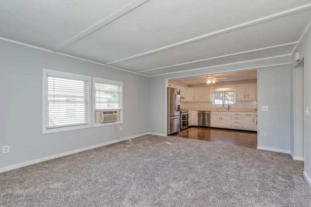 30 Kendall Pond Road Derry NH 03038