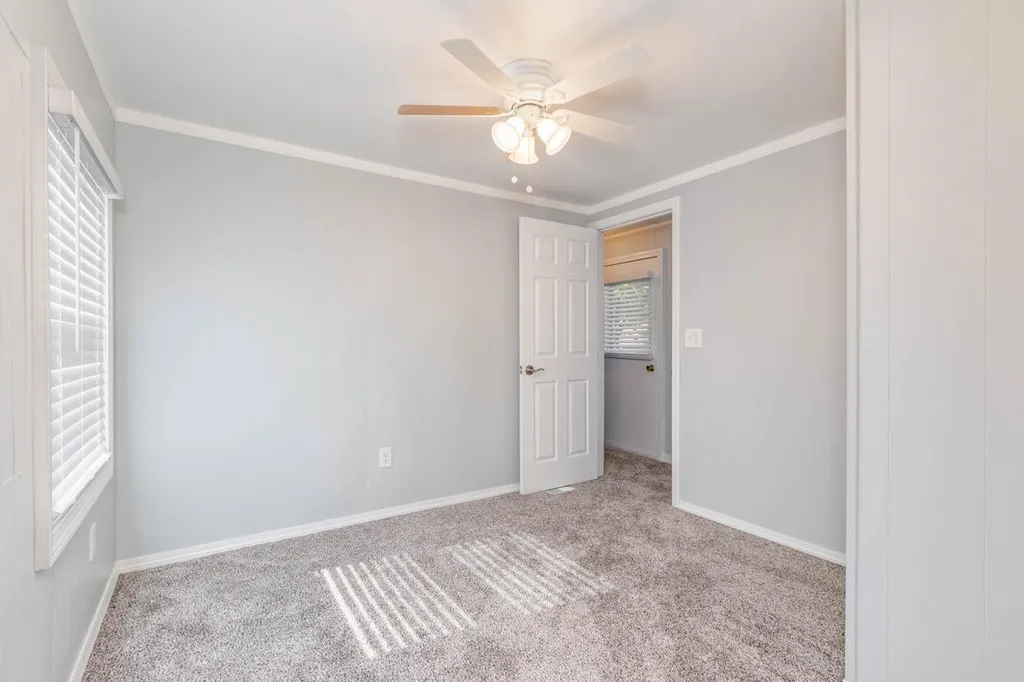30 Kendall Pond Road Derry NH 03038