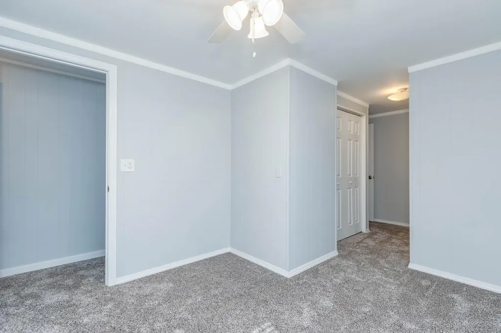 30 Kendall Pond Road Derry NH 03038