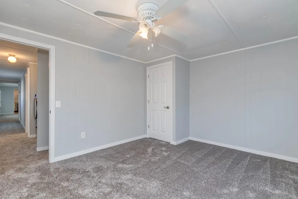 30 Kendall Pond Road Derry NH 03038