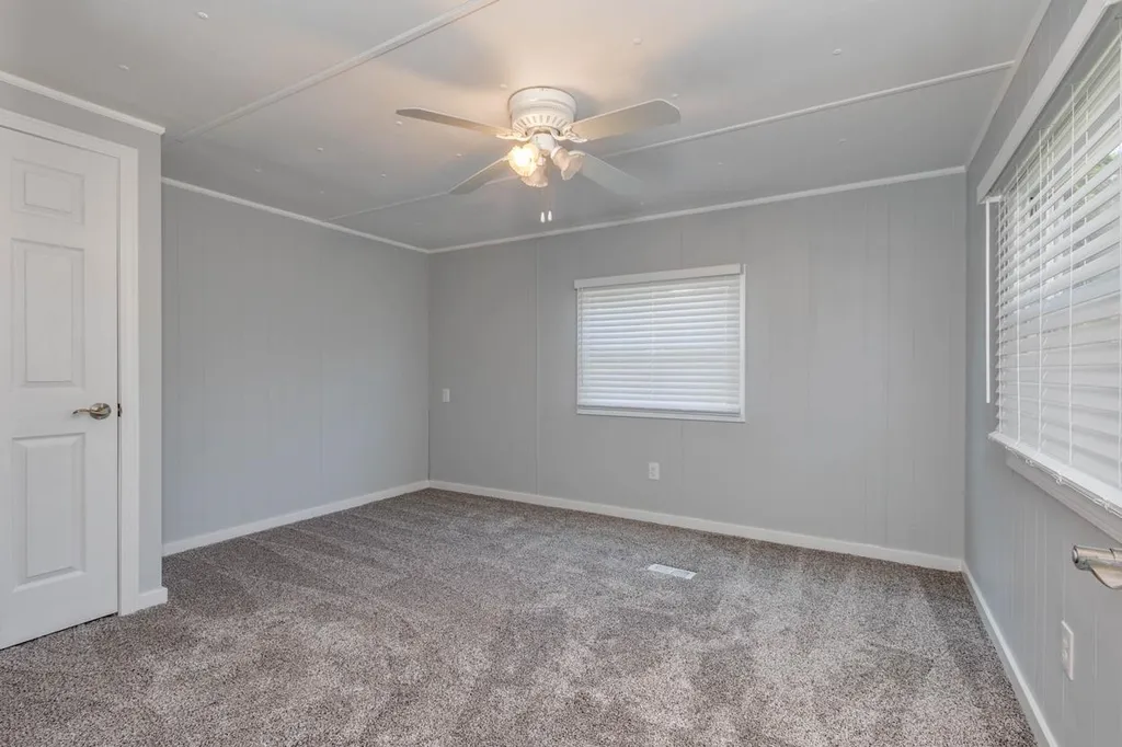 30 Kendall Pond Road Derry NH 03038