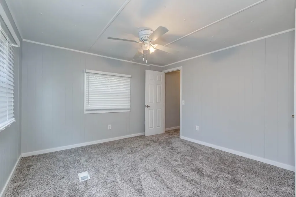30 Kendall Pond Road Derry NH 03038