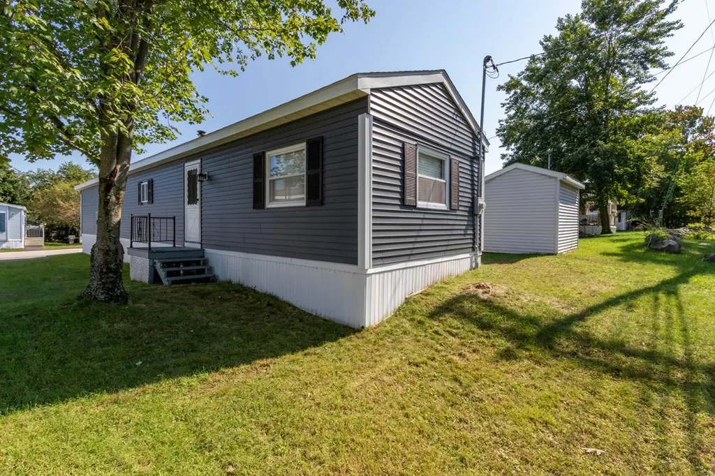 30 Kendall Pond Road Derry NH 03038