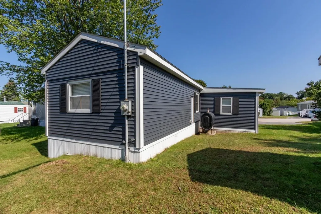 30 Kendall Pond Road Derry NH 03038