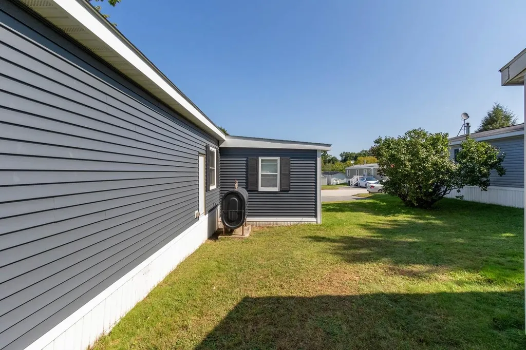 30 Kendall Pond Road Derry NH 03038