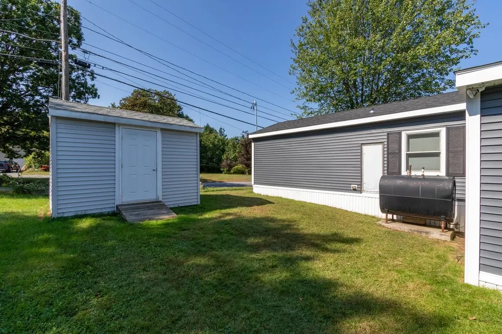 30 Kendall Pond Road Derry NH 03038