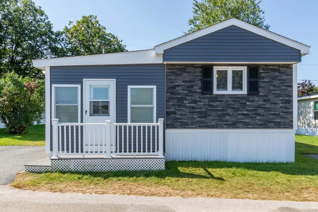 30 Kendall Pond Road Derry NH 03038