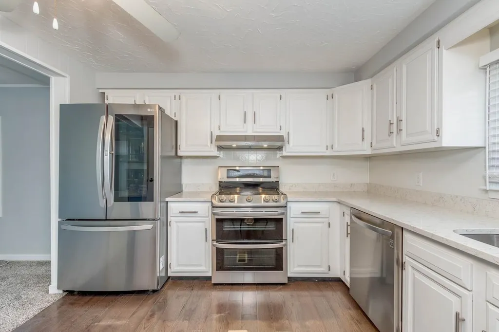 30 Kendall Pond Road Derry NH 03038